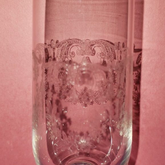 Champagne glasses - Picture 2 of 2